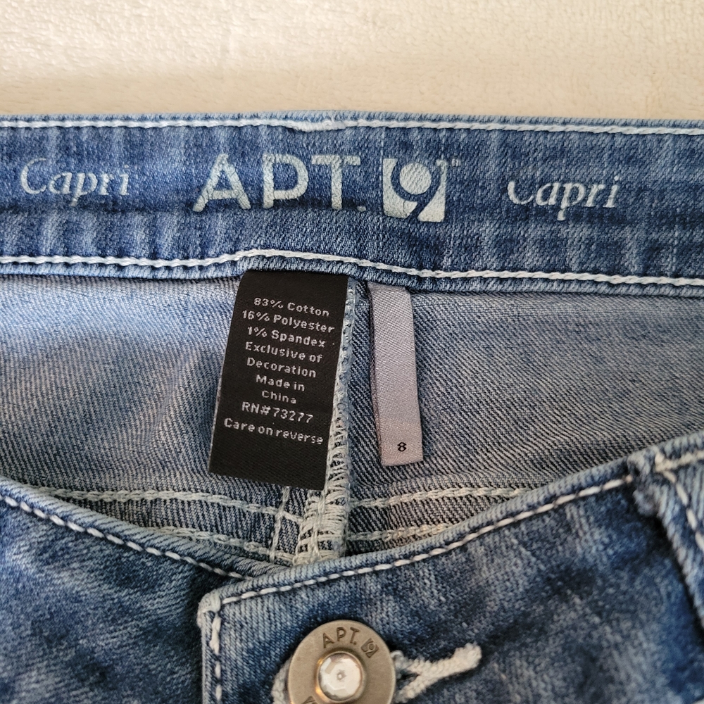 Women's APT 9 Blue Capri Jeans - Picture 2 of 8